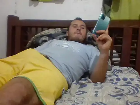 Snapshot of santiii___12 chatting on January 2026 01:54:02 AM santiii 12 online show from January 2026 01:54:02 AM