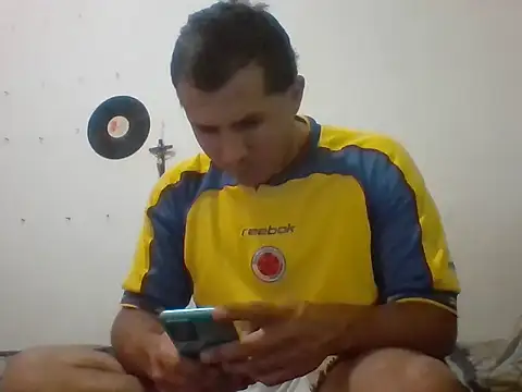 Snapshot of santiii___12 chatting on February 2026 06:12:02 PM santiii 12 online show from February 2026 06:12:02 PM