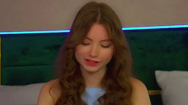 Snapshot of KeiraAsti chatting on September 2025 06:19:02 AM KeiraAsti online show from September 2025 06:19:02 AM