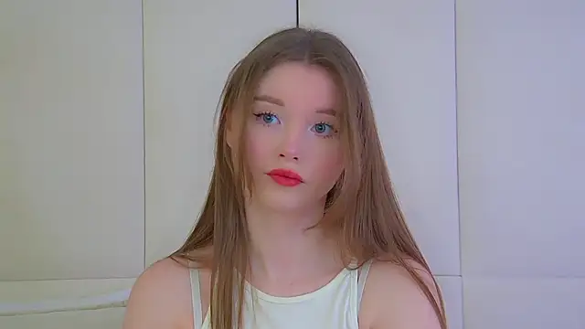 KeiraAsti online show from May 2026 06:05:02 PM