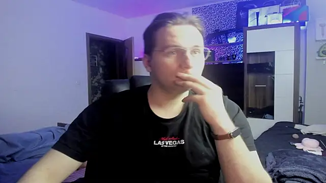 Snapshot of romiosabrino chatting on March 2026 11:32:01 PM romiosabrino online show from March 2026 11:32:01 PM