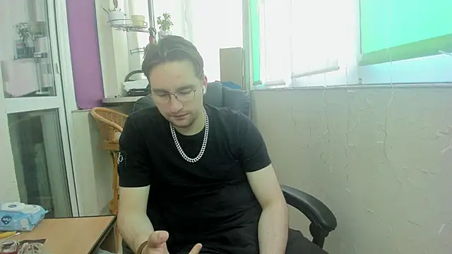 romiosabrino online show from May 2026 01:07:02 PM