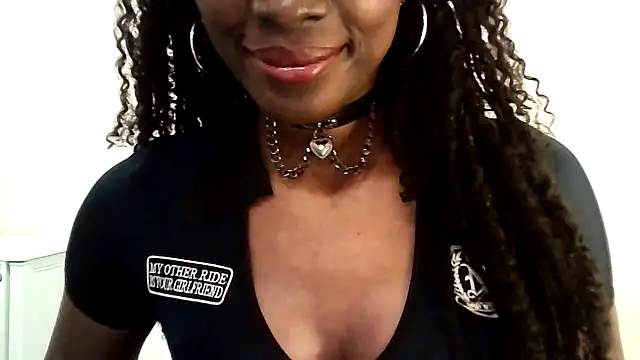 Chatdoll2 online show from October 2025 06:19:02 PM