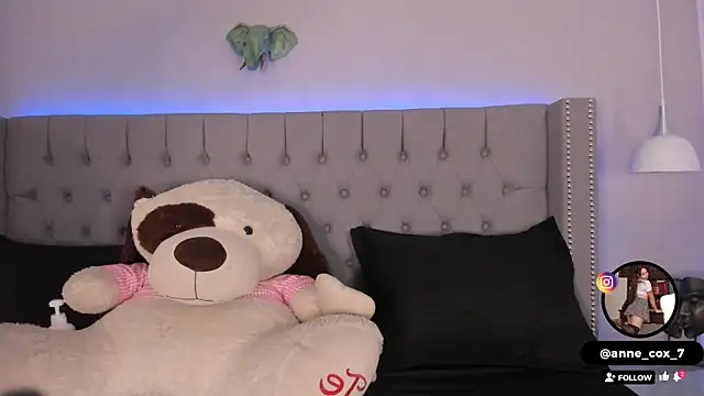 Snapshot of Anne_cox chatting on September 2025 11:33:02 AM Anne cox online show from September 2025 11:33:02 AM