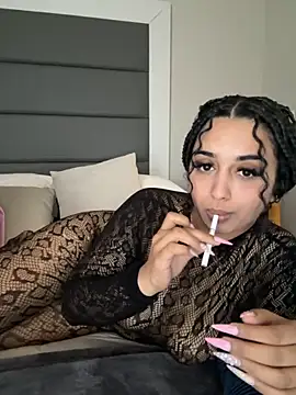 Snapshot of LilMisIndianx chatting on December 2025 09:18:01 AM LilMisIndianx online show from December 2025 09:18:01 AM
