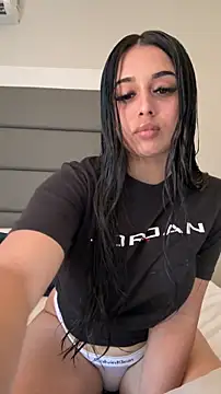 Snapshot of LilMisIndianx chatting on February 2026 10:22:02 AM LilMisIndianx online show from February 2026 10:22:02 AM