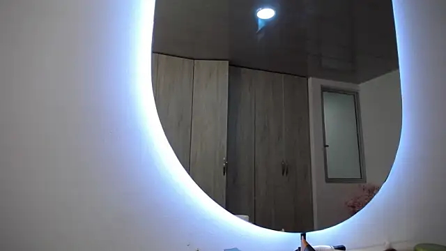 pinky f00x online show from November 2025 07:46:02 PM