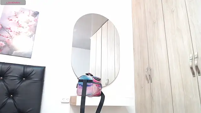 pinky f00x online show from March 2026 07:08:02 PM