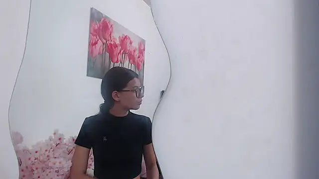 pinky f00x online show from March 2026 07:08:01 PM