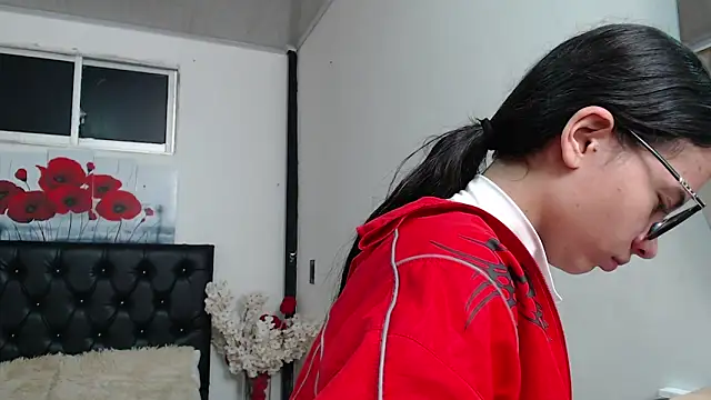 pinky f00x online show from May 2026 07:19:01 PM