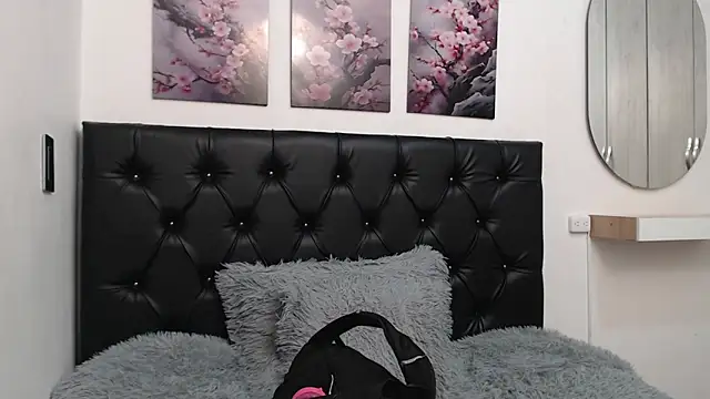 pinky f00x online show from May 2026 07:29:01 PM