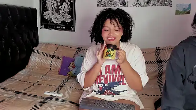 Snapshot of chloe_kisses chatting on September 2025 10:26:01 AM chloe kisses online show from September 2025 10:26:01 AM