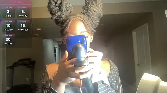 Snapshot of maskedgirl5005 chatting on September 2025 08:12:02 PM maskedgirl5005 online show from September 2025 08:12:02 PM