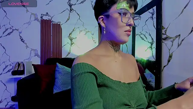 Snapshot of Rebeka-baker chatting on October 2025 01:20:01 PM Rebeka-baker online show from October 2025 01:20:01 PM