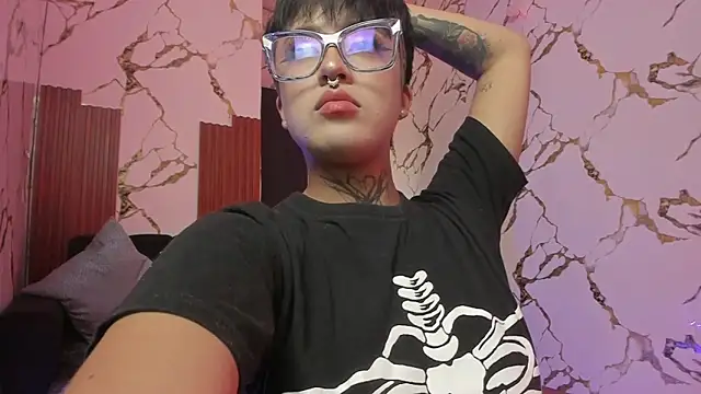 Snapshot of Rebeka-baker chatting on November 2025 12:05:02 PM Rebeka-baker online show from November 2025 12:05:02 PM