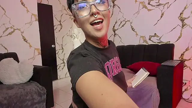 Snapshot of Rebeka-baker chatting on November 2025 01:11:01 PM Rebeka-baker online show from November 2025 01:11:01 PM