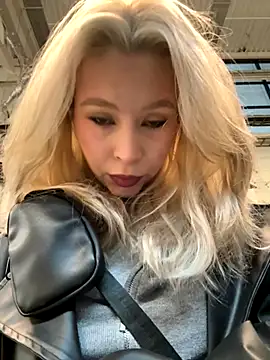 Snapshot of Cum_girlss chatting on October 2025 04:59:02 AM Cum girlss online show from October 2025 04:59:02 AM