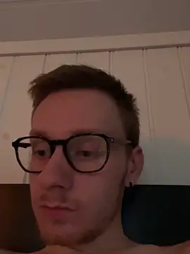 Snapshot of OddSverre chatting on November 2025 11:32:02 AM OddSverre online show from November 2025 11:32:02 AM