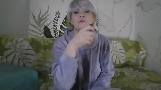 Catty Lady online show from December 2025 06:25:02 PM