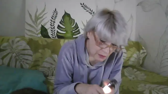 Catty Lady online show from December 2025 06:04:02 PM