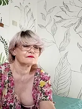 Catty Lady online show from May 2026 07:11:01 PM