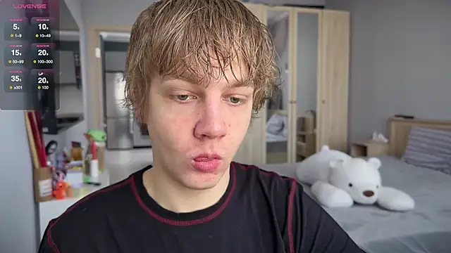 Snapshot of olivertasty chatting on July 2026 12:53:01 PM olivertasty online show from July 2026 12:53:01 PM