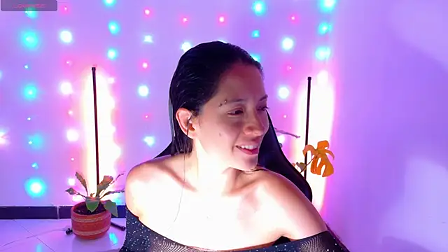 Snapshot of Sarasavage chatting on April 2026 03:04:01 PM Sarasavage online show from April 2026 03:04:01 PM