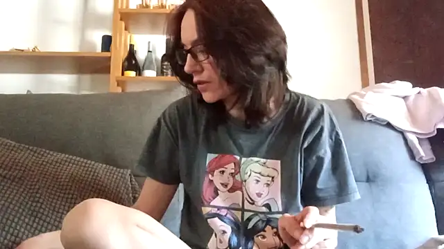 Snapshot of Goticmom chatting on April 2026 01:12:02 PM Goticmom online show from April 2026 01:12:02 PM