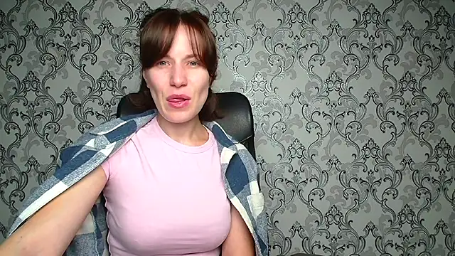 Snapshot of Kelly_Kisss chatting on November 2025 06:02:02 AM Kelly Kisss online show from November 2025 06:02:02 AM