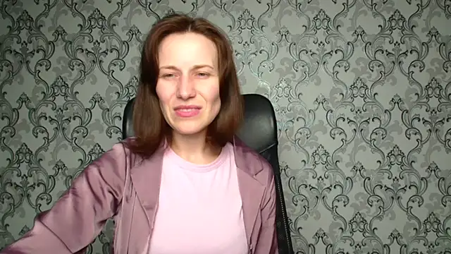 Snapshot of Kelly_Kisss chatting on December 2025 01:20:01 PM Kelly Kisss online show from December 2025 01:20:01 PM