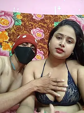 Seducing couple online show from May 2026 03:45:01 AM