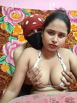 Seducing couple online show from May 2026 04:30:02 AM