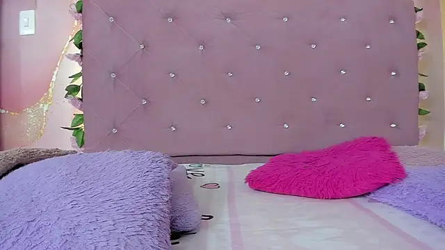 violet taylor  online show from June 2026 02:16:01 AM