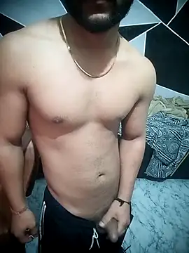 Kartikkartik8595 online show from February 2026 09:57:02 PM