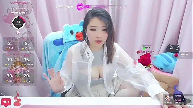 momoLoveLuna online show from April 2026 02:22:01 PM