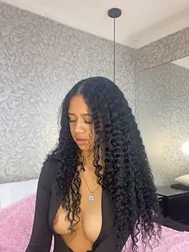jadee8 online show from June 2026 05:27:01 PM