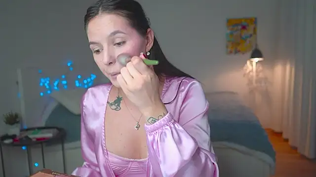 EwelynScott online show from October 2025 05:13:01 PM