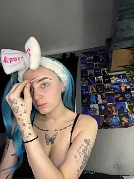 Bluetingx online show from November 2025 01:33:02 PM