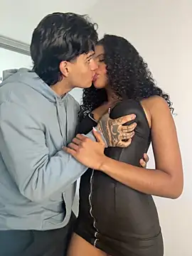 Snapshot of Rose-andres chatting on February 2026 09:35:02 PM Rose-andres online show from February 2026 09:35:02 PM