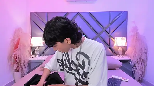 Milan LewisS online show from March 2026 12:23:01 PM