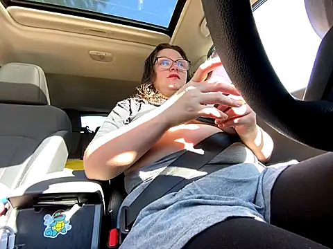 Snapshot of GirlSquirt chatting on October 2025 02:03:02 PM GirlSquirt online show from October 2025 02:03:02 PM