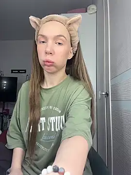 AlysonHuxley  online show from February 2026 01:58:02 AM