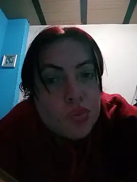 carolinhe  online show from November 2025 06:40:01 PM