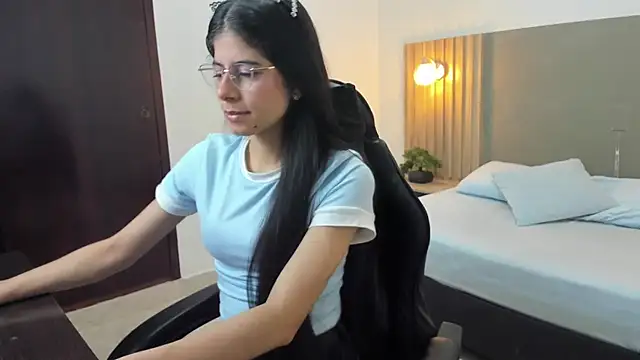 carlina 15 online show from September 2025 12:26:01 PM