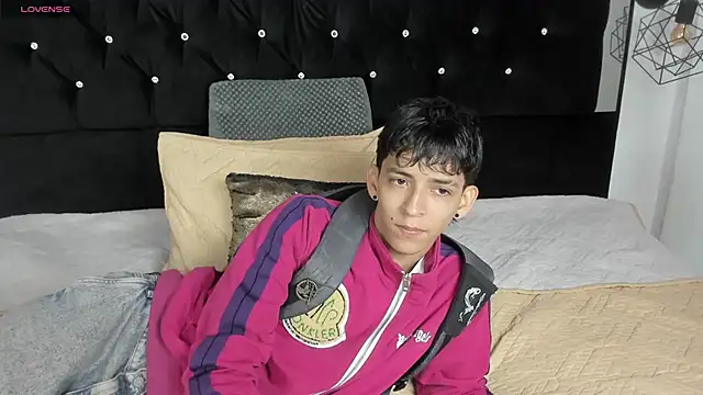 Sebas cat online show from May 2026 01:12:02 AM