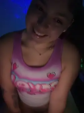 Snapshot of babykalirose chatting on September 2025 01:18:02 AM babykalirose online show from September 2025 01:18:02 AM