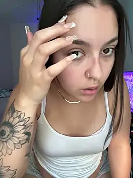 Snapshot of babykalirose chatting on September 2025 08:54:01 PM babykalirose online show from September 2025 08:54:01 PM