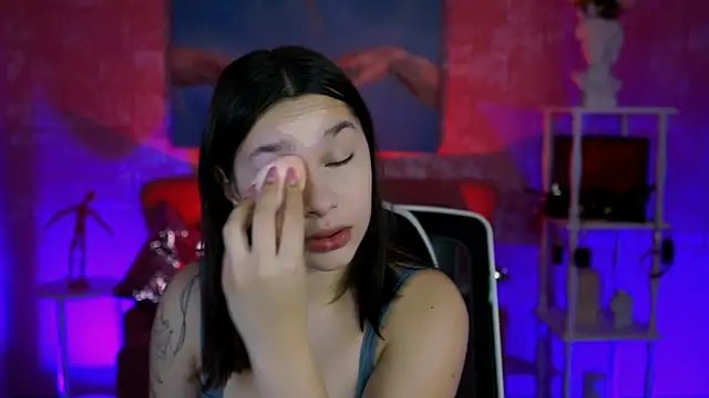 KimClarks  online show from December 2025 12:47:02 PM