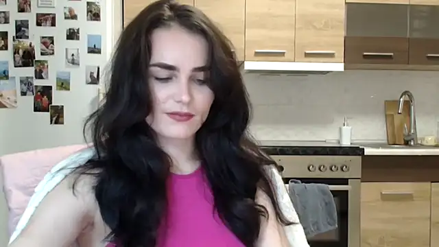 Silviaa a online show from December 2025 07:55:01 PM