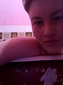 MoonIrene online show from February 2026 04:40:02 PM